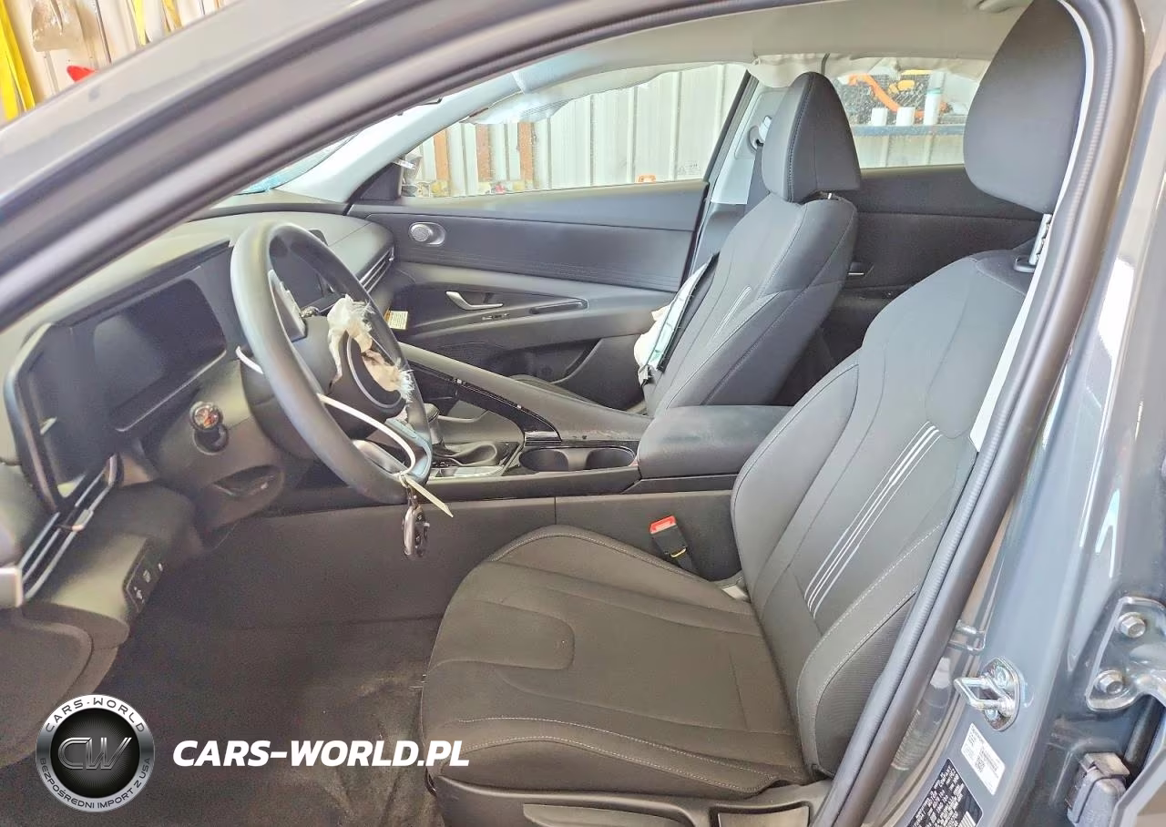 2026 Hyundai Elantra Hybrid Blue VIN:KMHLM4DJ0TU202700 - 7