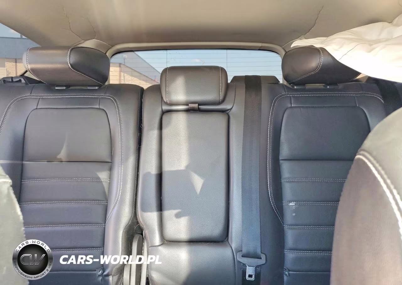 2019 Ford Escape Titanium VIN:1FMCU9J95KUC57777 - 10