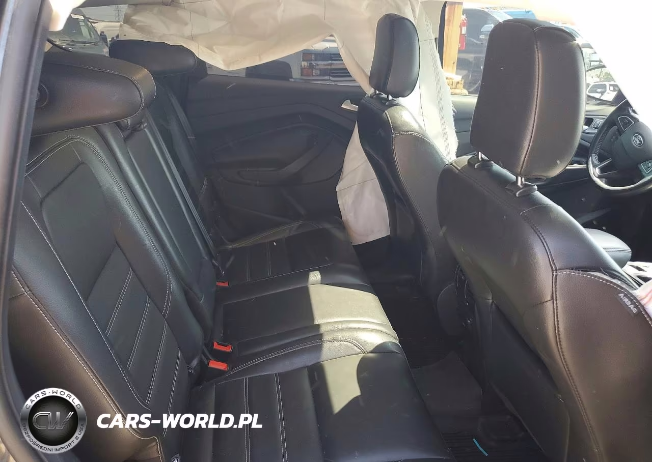 2019 Ford Escape Titanium VIN:1FMCU9J95KUC57777 - 11