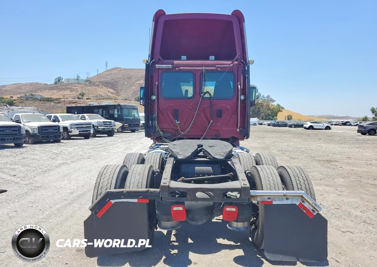 2011 Freightliner Cascadia Semi Truck VIN:1FUJGEDR6BLBB4129 - 6