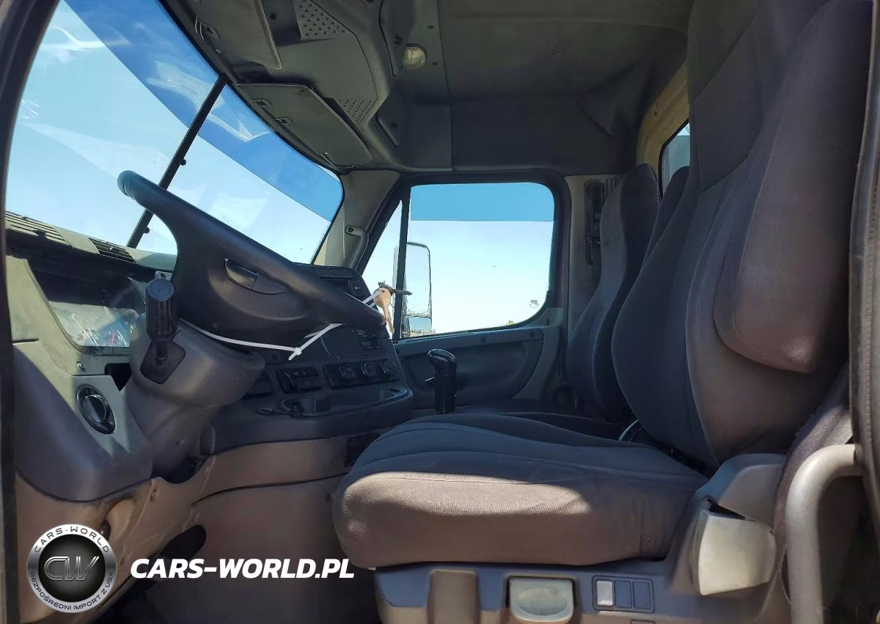 2011 Freightliner Cascadia Semi Truck VIN:1FUJGEDR6BLBB4129 - 7
