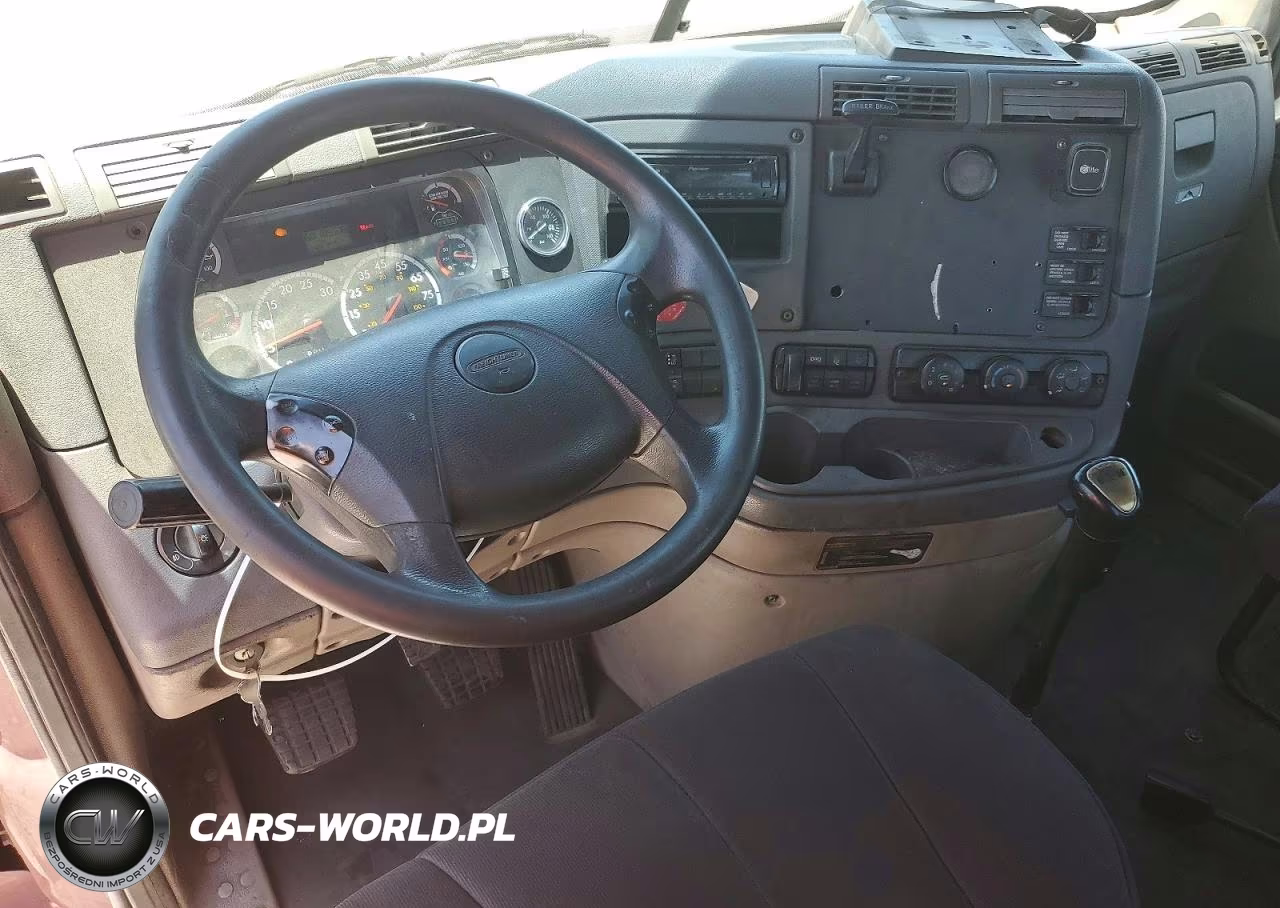 2011 Freightliner Cascadia Semi Truck VIN:1FUJGEDR6BLBB4129 - 8