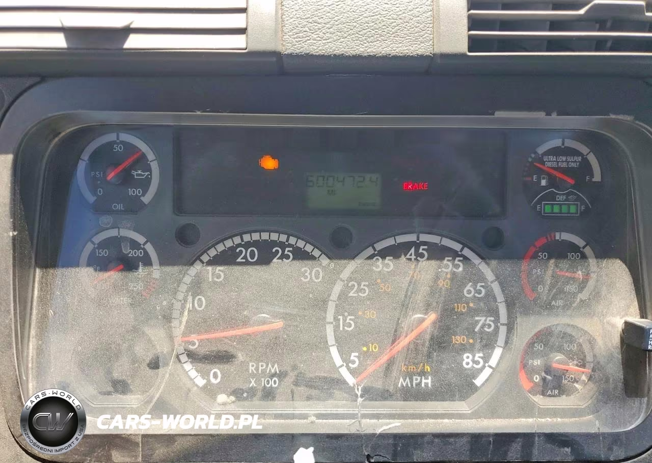 2011 Freightliner Cascadia Semi Truck VIN:1FUJGEDR6BLBB4129 - 9