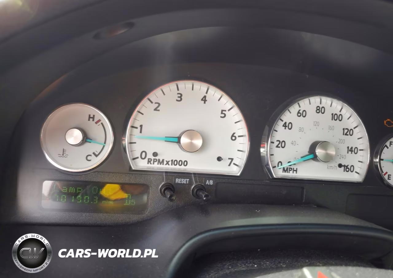 2004 Ford Thunderbird VIN:1FAHP60A74Y101463 - 9