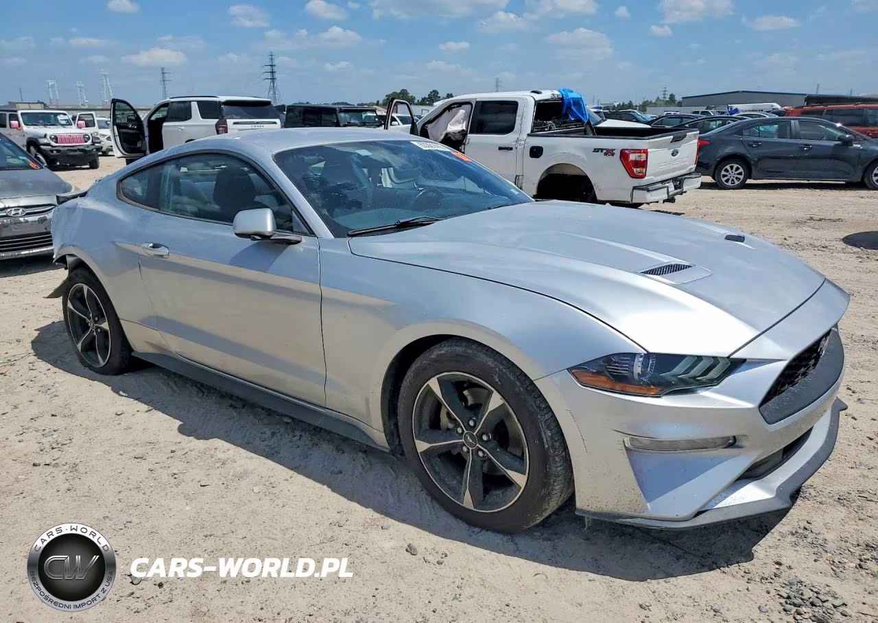 2018 Ford Mustang VIN:1FA6P8TH7J5162921 - 4
