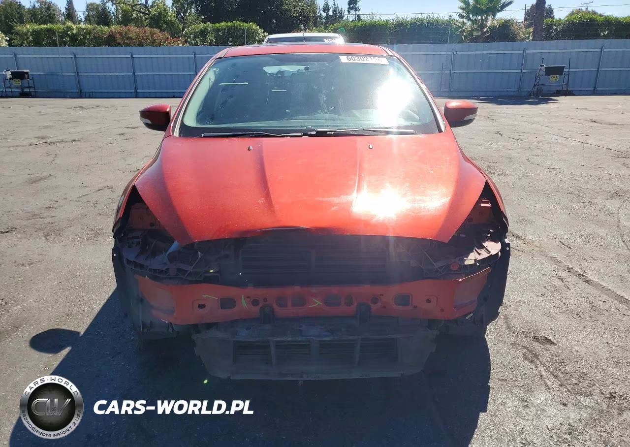 2018 Ford Focus Sel VIN:1FADP3M23JL304603 - 5