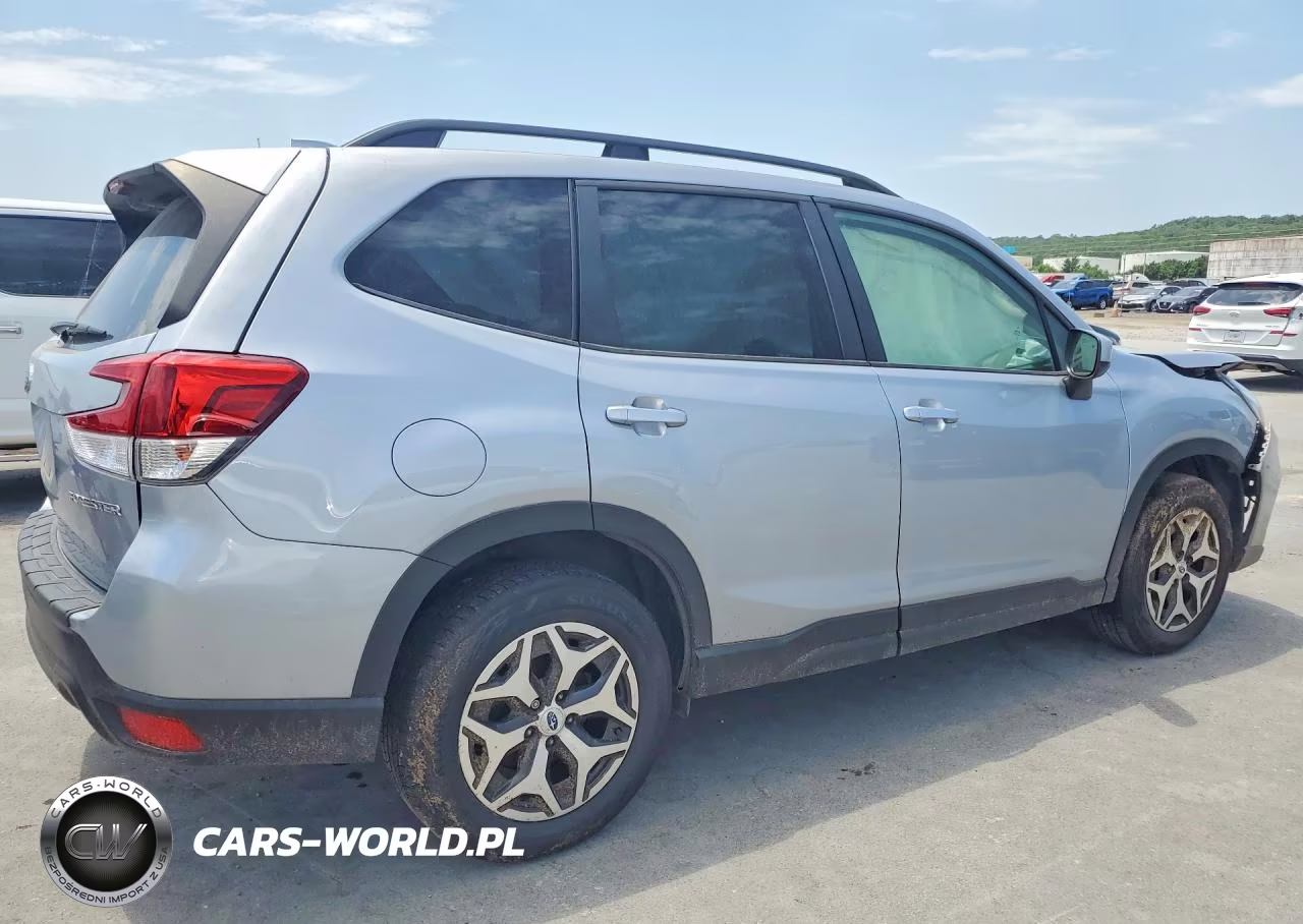 2019 Subaru Forester Premium VIN:JF2SKAEC2KH525093 - 3