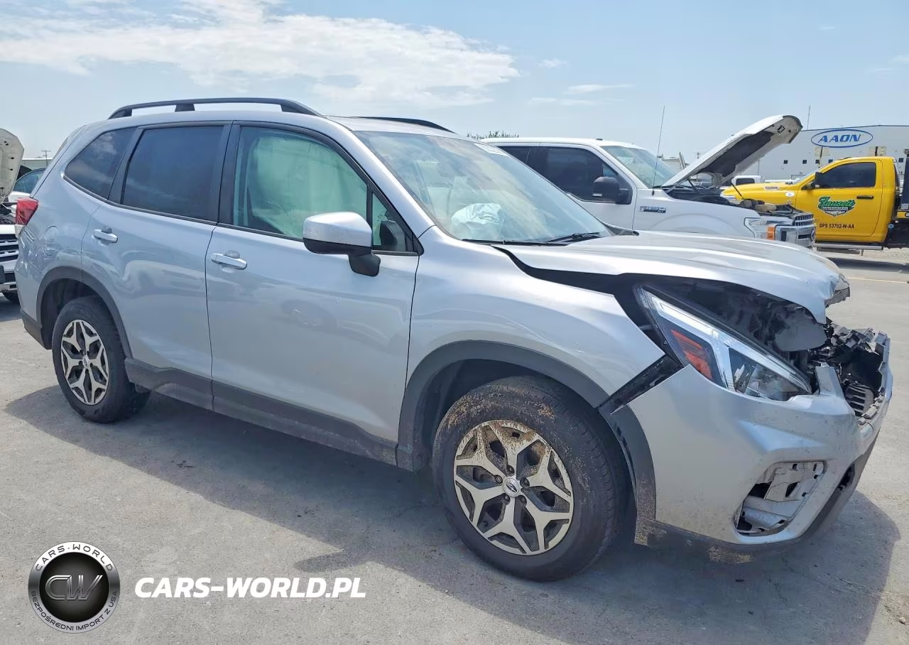 2019 Subaru Forester Premium VIN:JF2SKAEC2KH525093 - 4