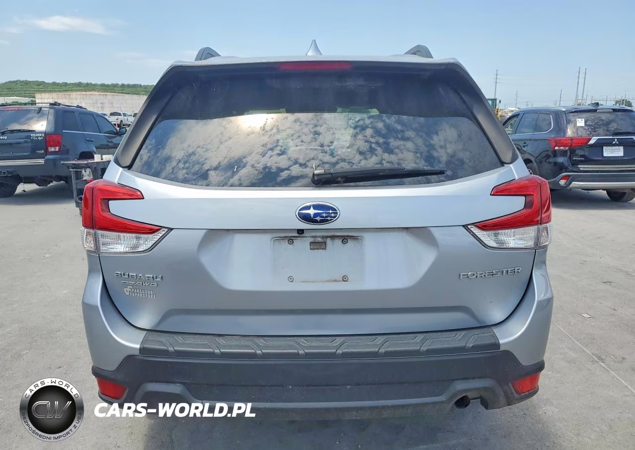 2019 Subaru Forester Premium VIN:JF2SKAEC2KH525093 - 6