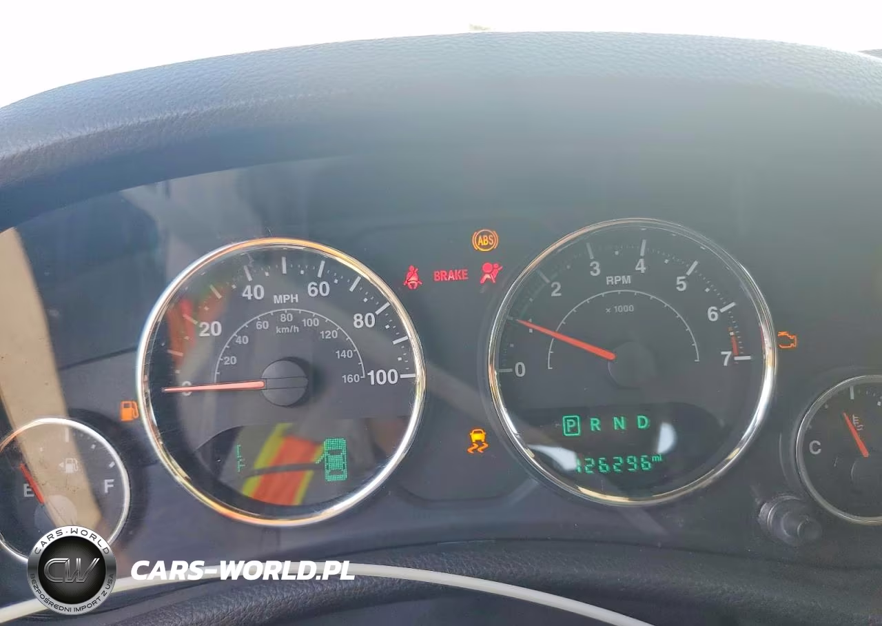 2015 Jeep Wrangler Unlimited Sport VIN:1C4BJWDG6FL684916 - 9