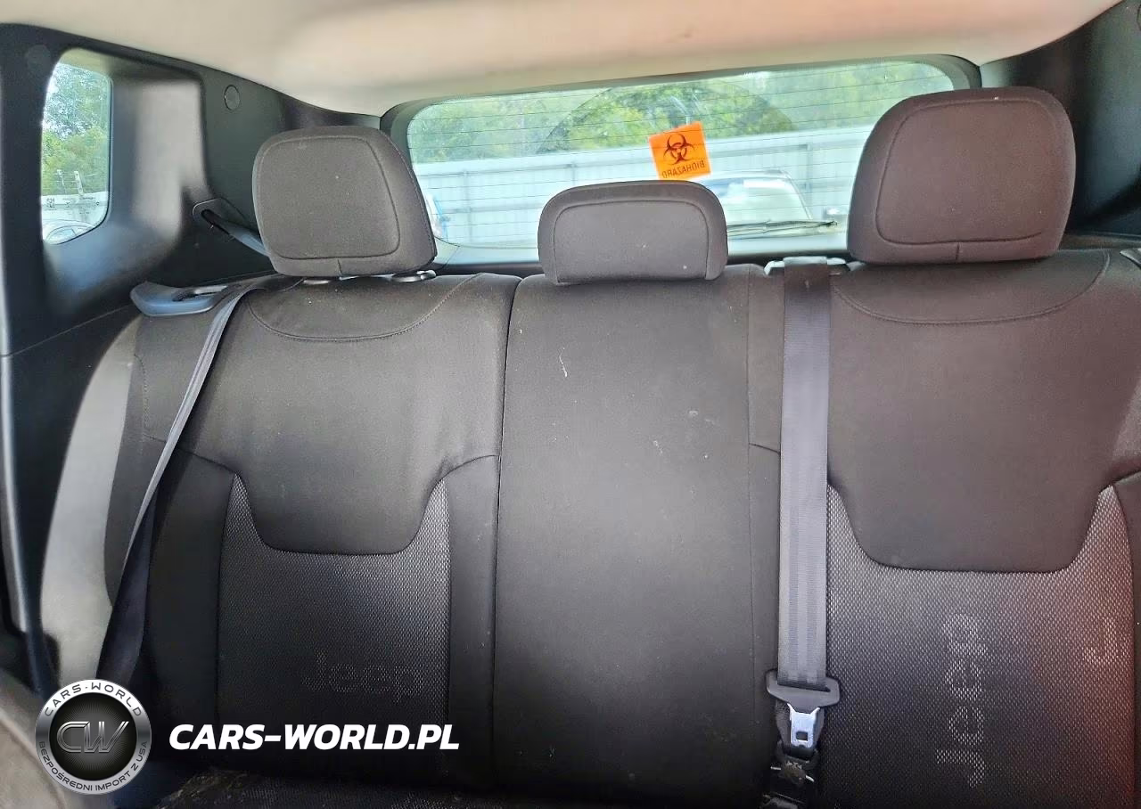 2015 Jeep Renegade Sport VIN:ZACCJAATXFPB31058 - 10