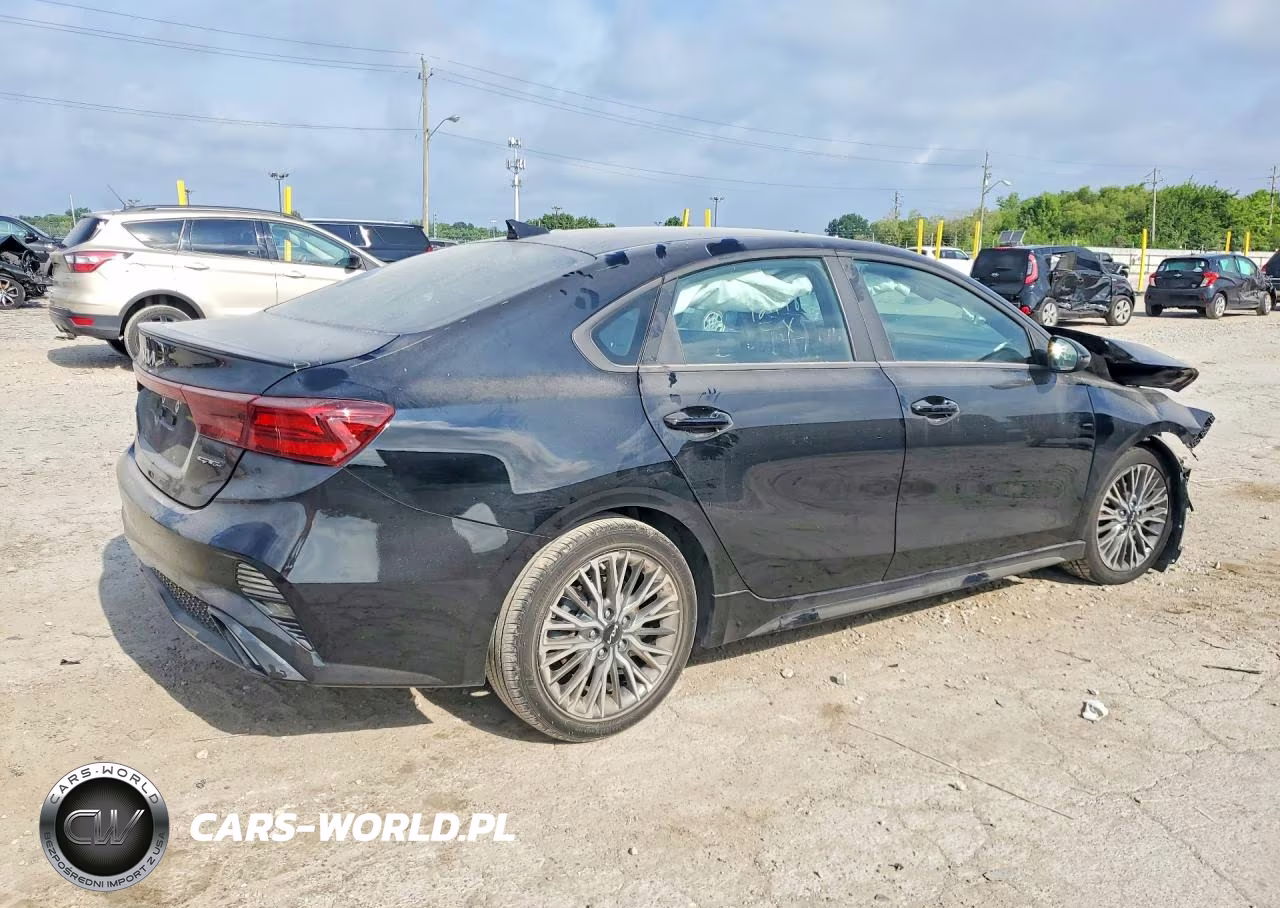 2024 Kia Forte Gt Line VIN:3KPF54AD7RE727984 - 3