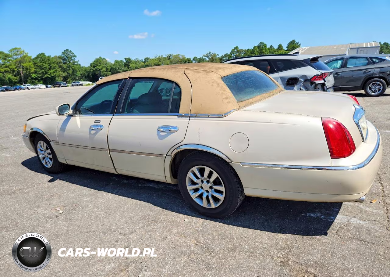 2000 Lincoln Town Car Cartier VIN:1LNHM83W7YY765303 - 2