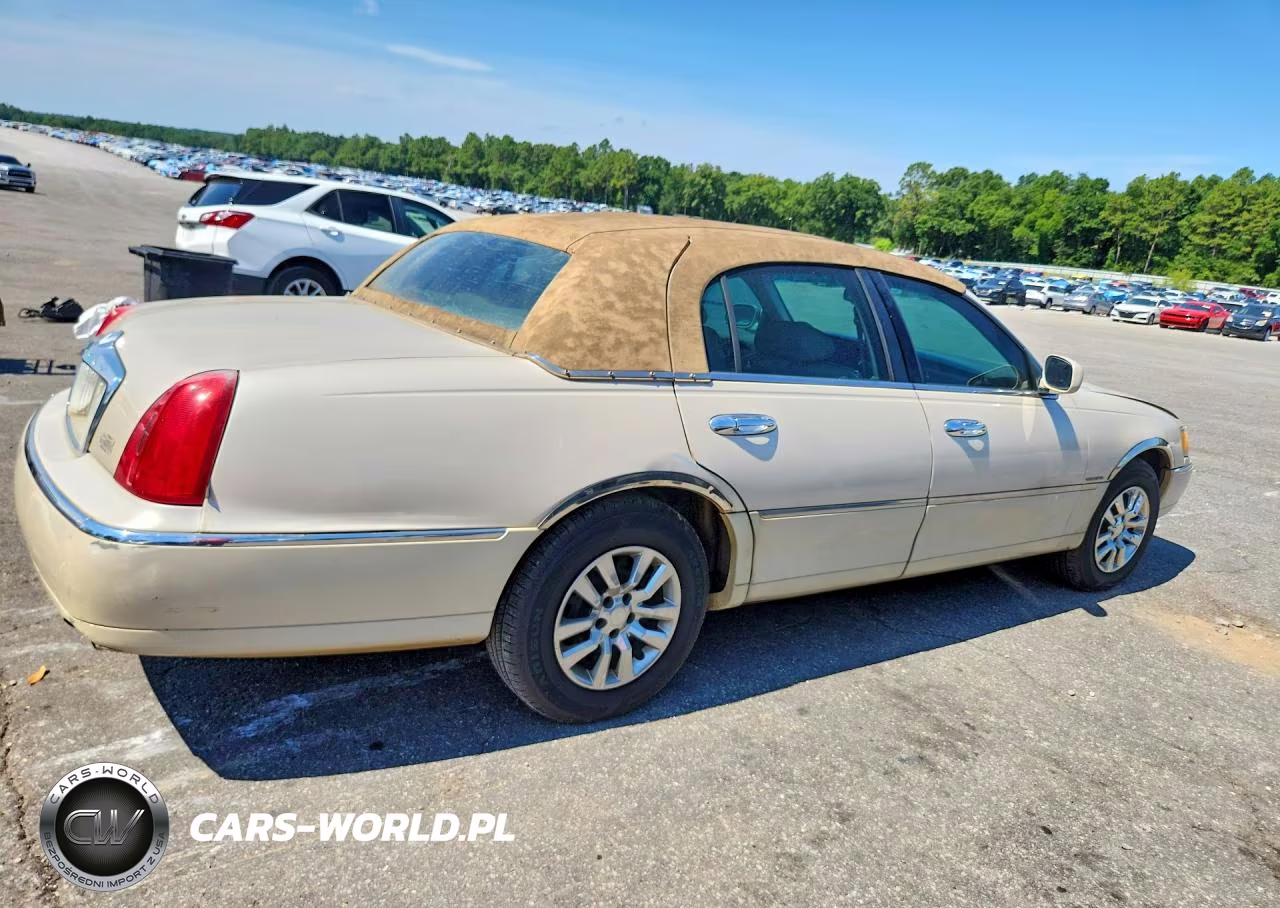 2000 Lincoln Town Car Cartier VIN:1LNHM83W7YY765303 - 3