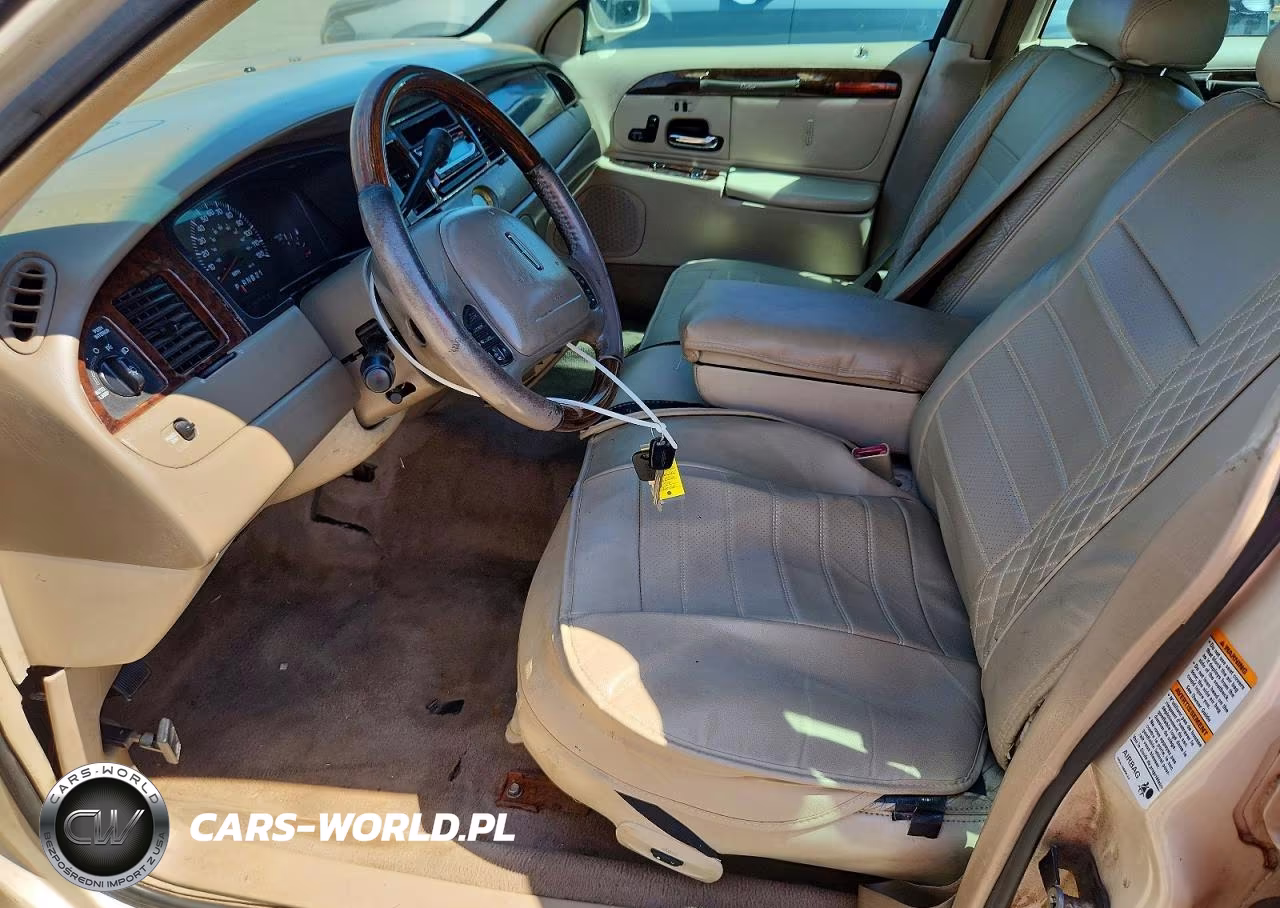 2000 Lincoln Town Car Cartier VIN:1LNHM83W7YY765303 - 7