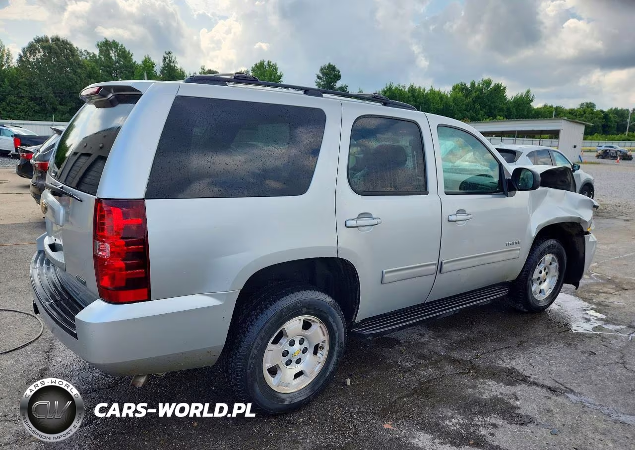 2011 Chevrolet Tahoe K1500 Ls VIN:1GNSKAE01BR129372 - 3