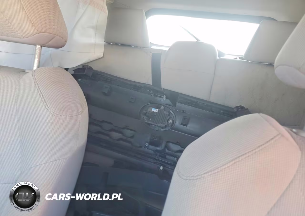 2022 Toyota Corolla Cross Le VIN:7MUCAAAG2NV031143 - 10