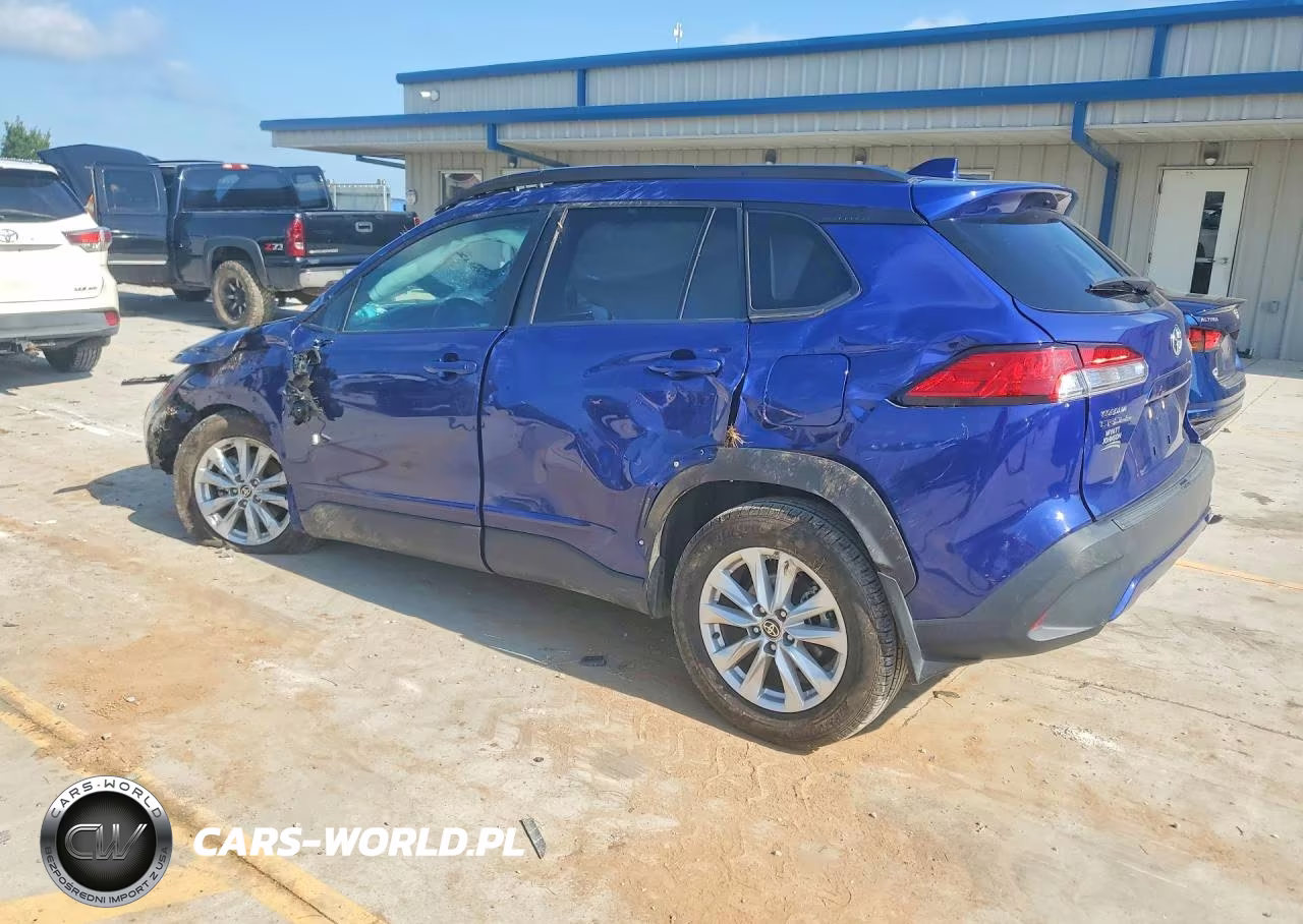 2022 Toyota Corolla Cross Le VIN:7MUCAAAG2NV031143 - 2