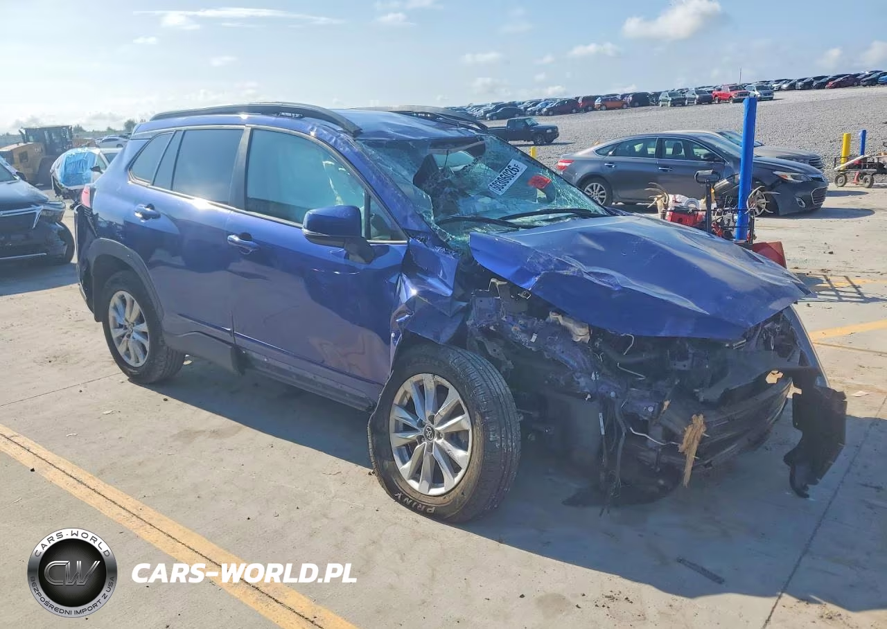 2022 Toyota Corolla Cross Le VIN:7MUCAAAG2NV031143 - 4