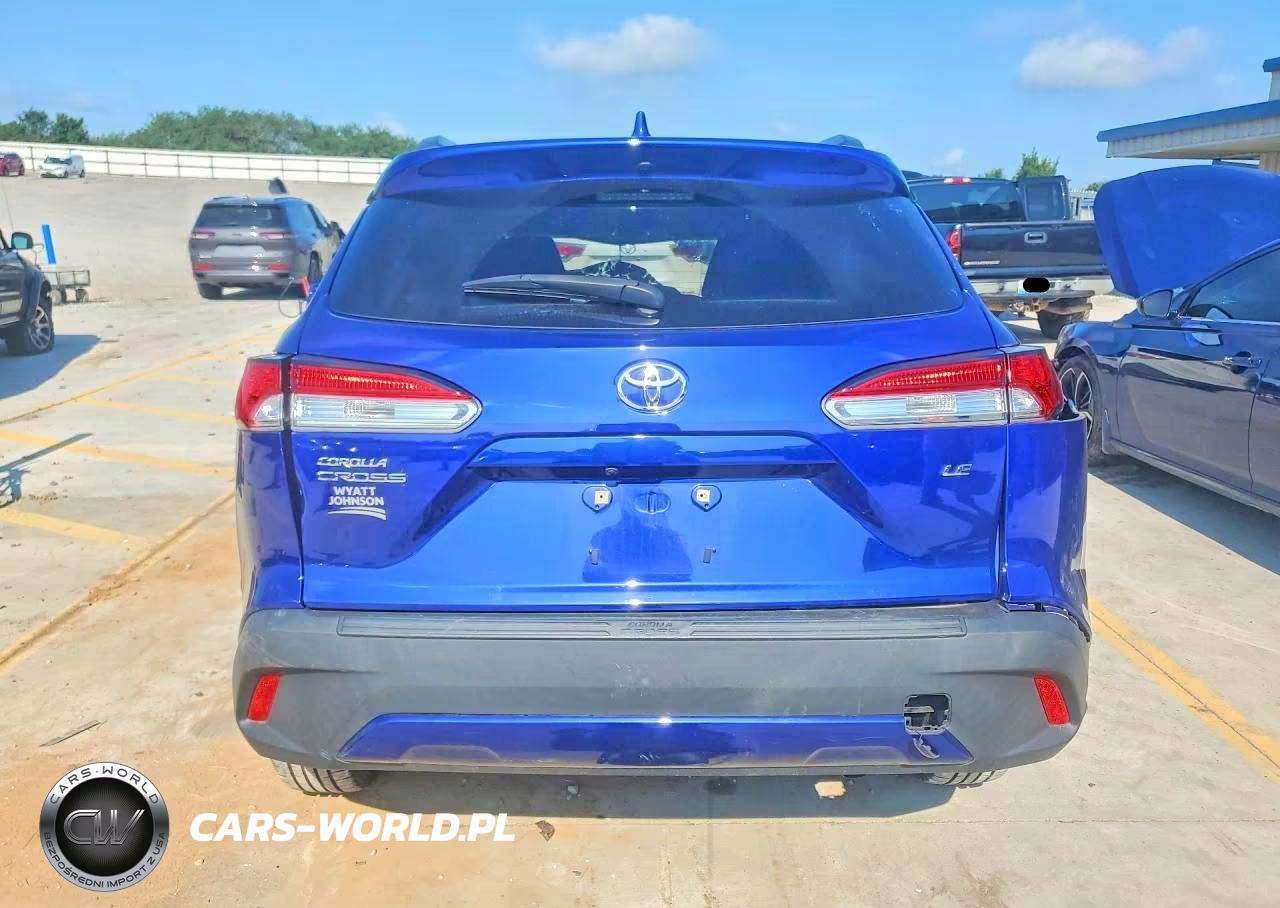 2022 Toyota Corolla Cross Le VIN:7MUCAAAG2NV031143 - 6