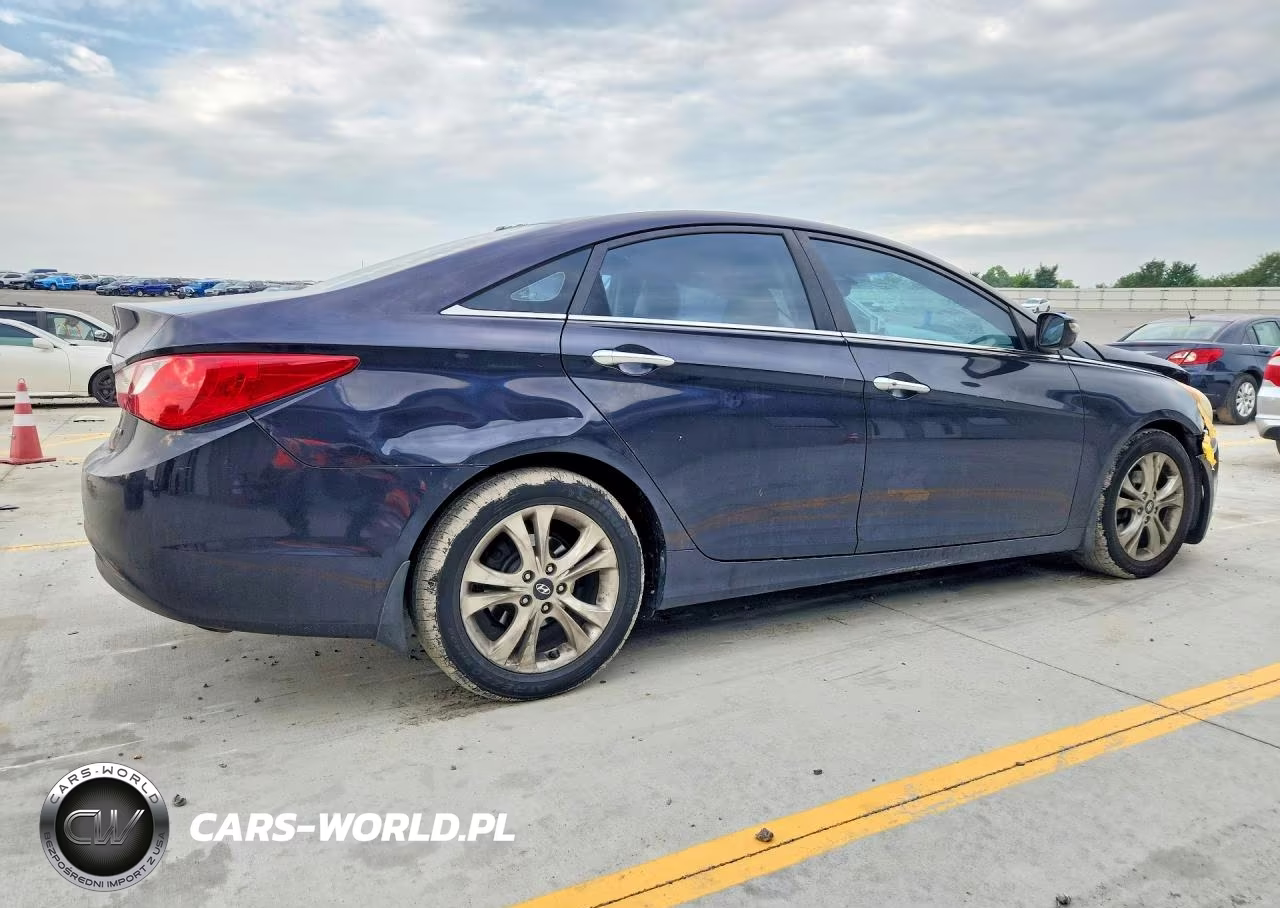2011 Hyundai Sonata Limited VIN:5NPEC4AC3BH128526 - 3