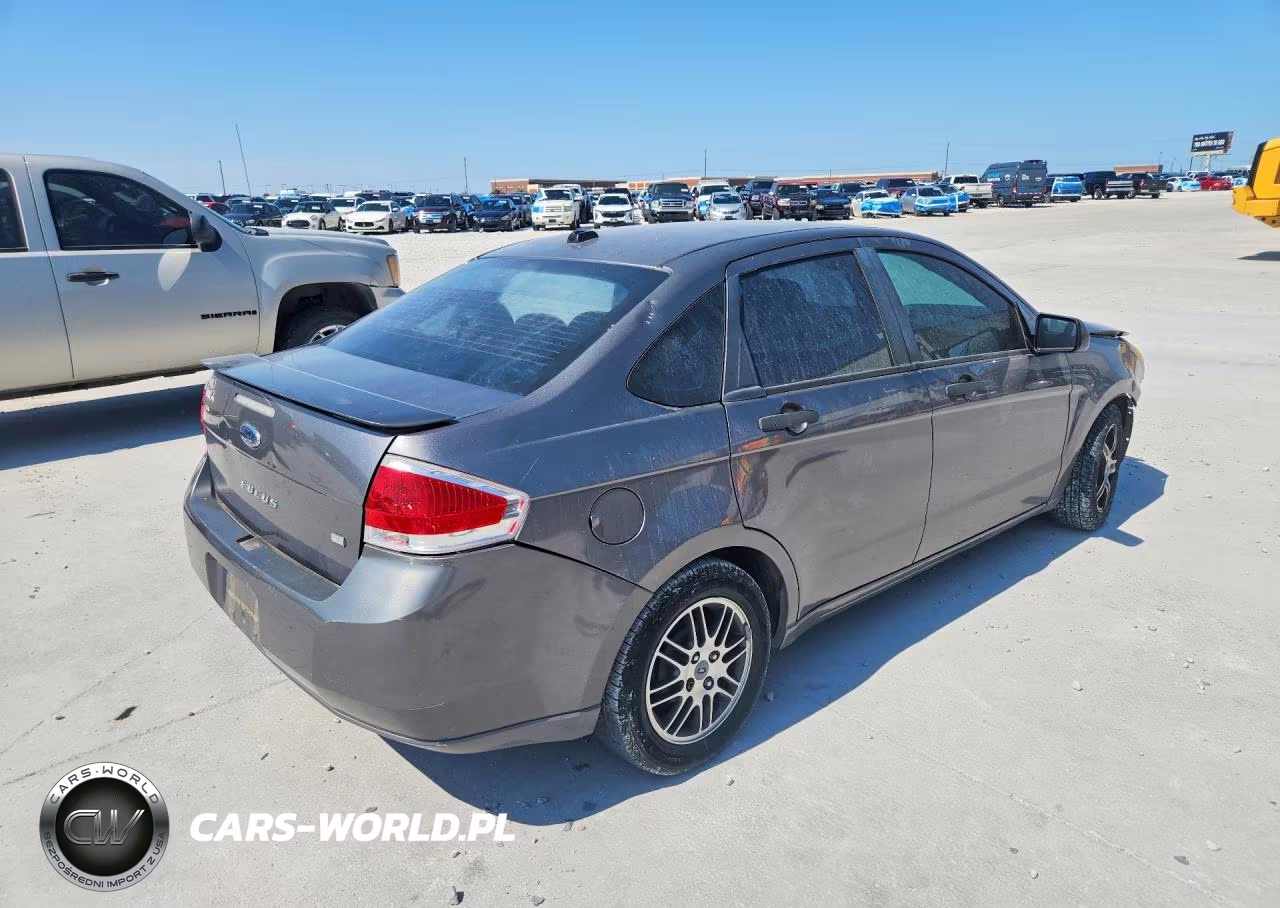2010 Ford Focus VIN:1FAHP3FN0AW117617 - 3