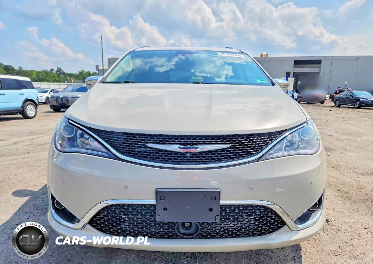 2017 Chrysler Pacifica Limited VIN:2C4RC1GG6HR553857 - 5
