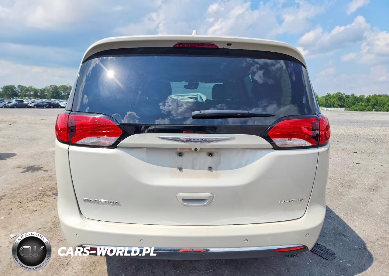 2017 Chrysler Pacifica Limited VIN:2C4RC1GG6HR553857 - 6