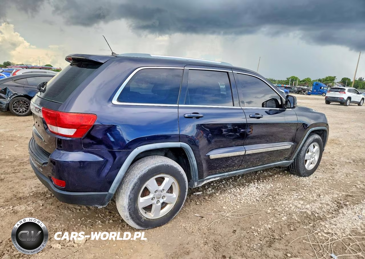 2011 Jeep Grand Cherokee Laredo VIN:1J4RR4GG2BC540873 - 3
