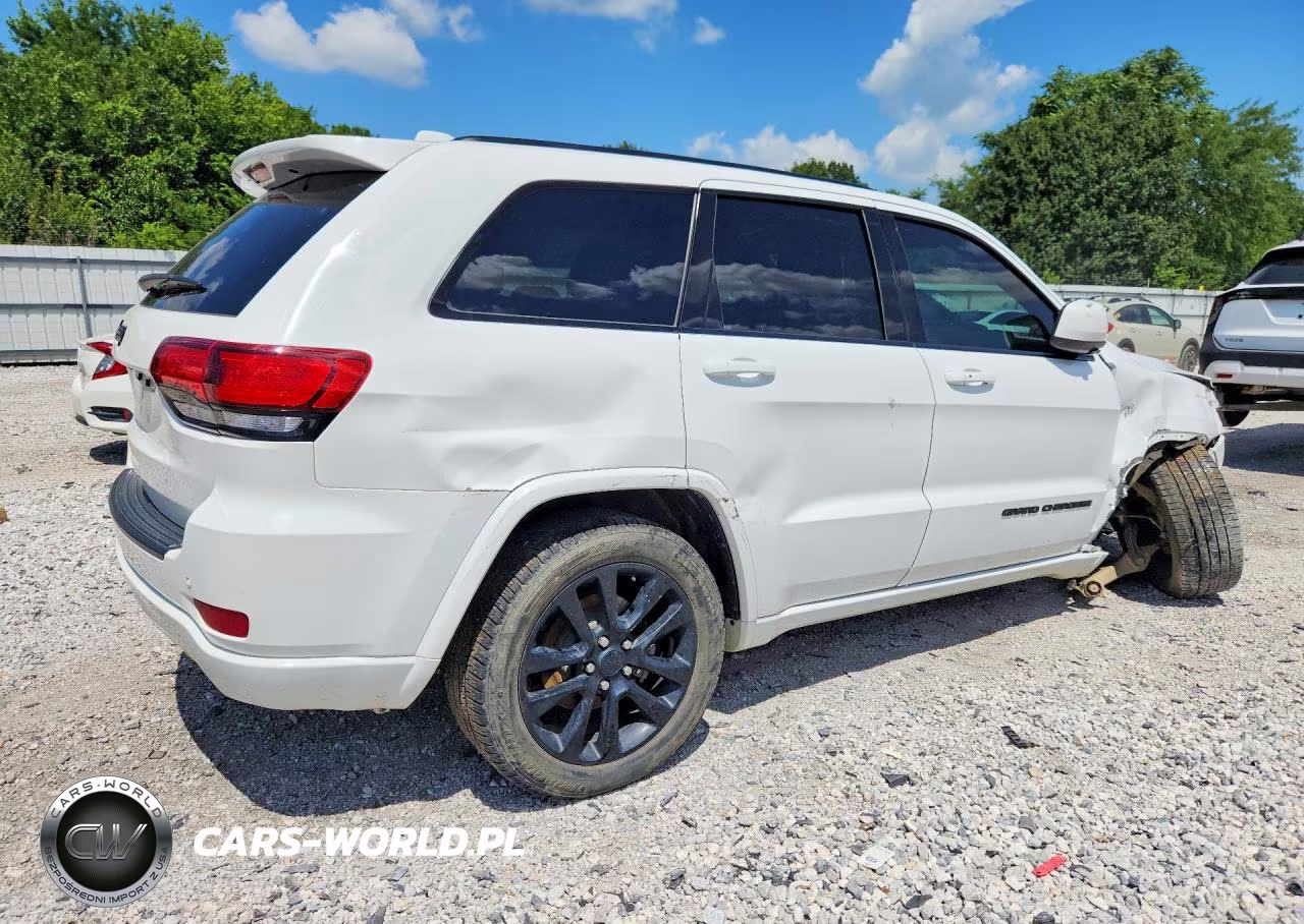 2019 Jeep Grand Cherokee Laredo VIN:1C4RJEAG2KC856916 - 3