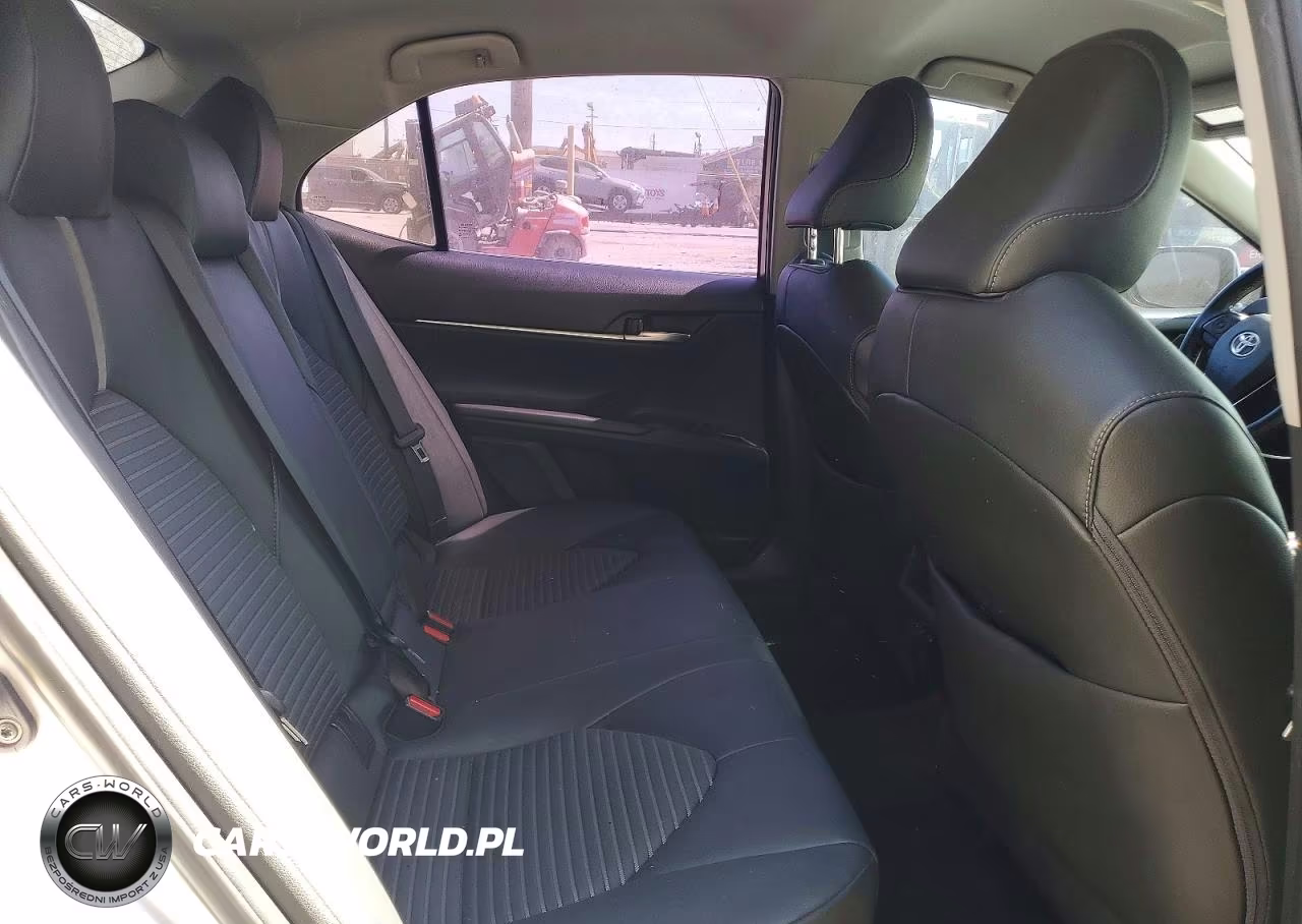 2018 Toyota Camry Se VIN:4T1B11HK2JU617035 - 10