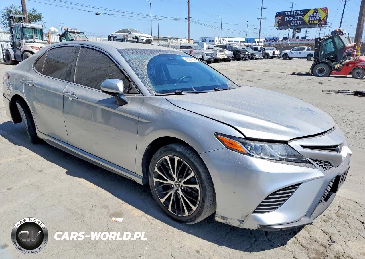 2018 Toyota Camry Se VIN:4T1B11HK2JU617035 - 4