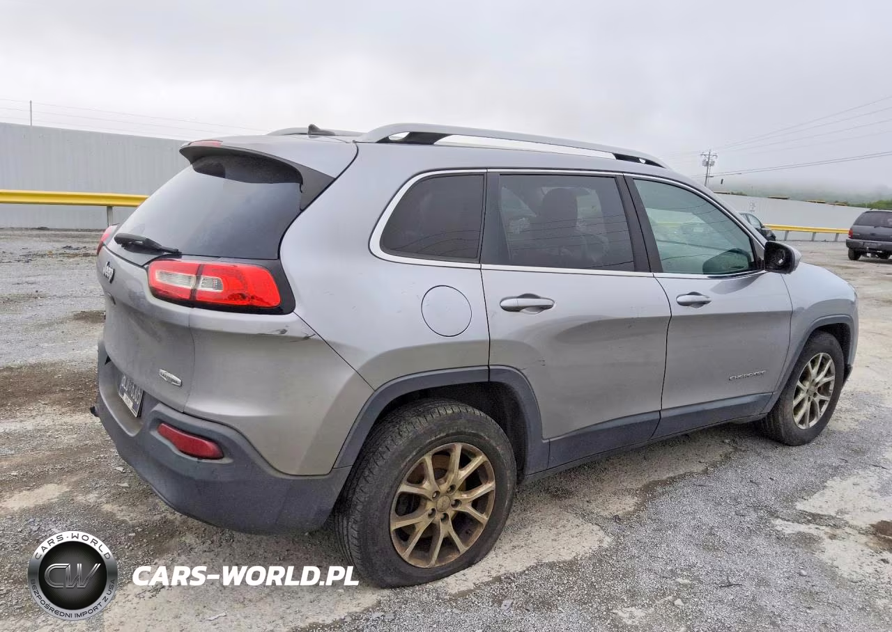 2016 Jeep Cherokee Latitude VIN:1C4PJMCB3GW259511 - 3