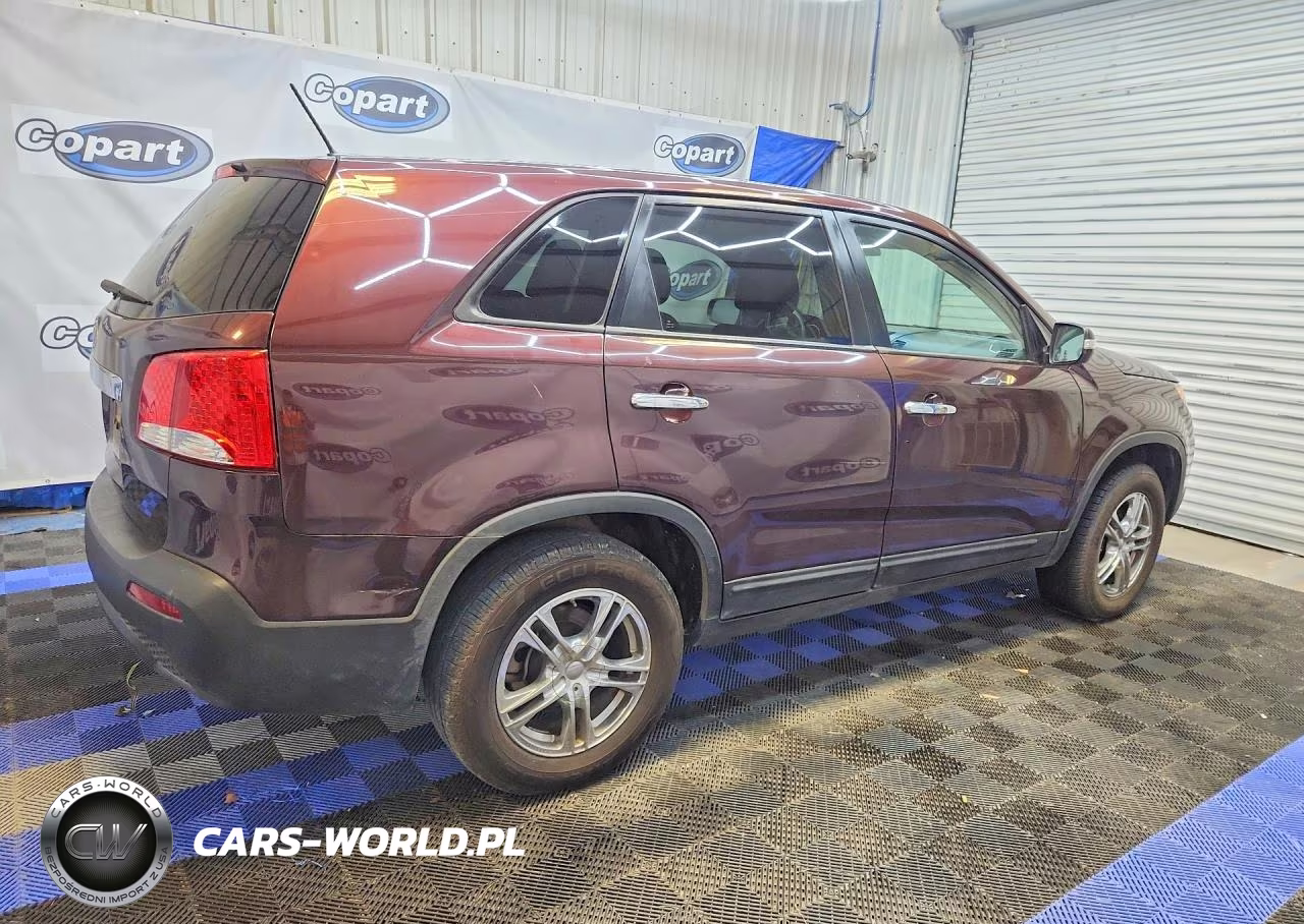 2013 Kia Sorento Lx VIN:5XYKT3A19DG348081 - 3
