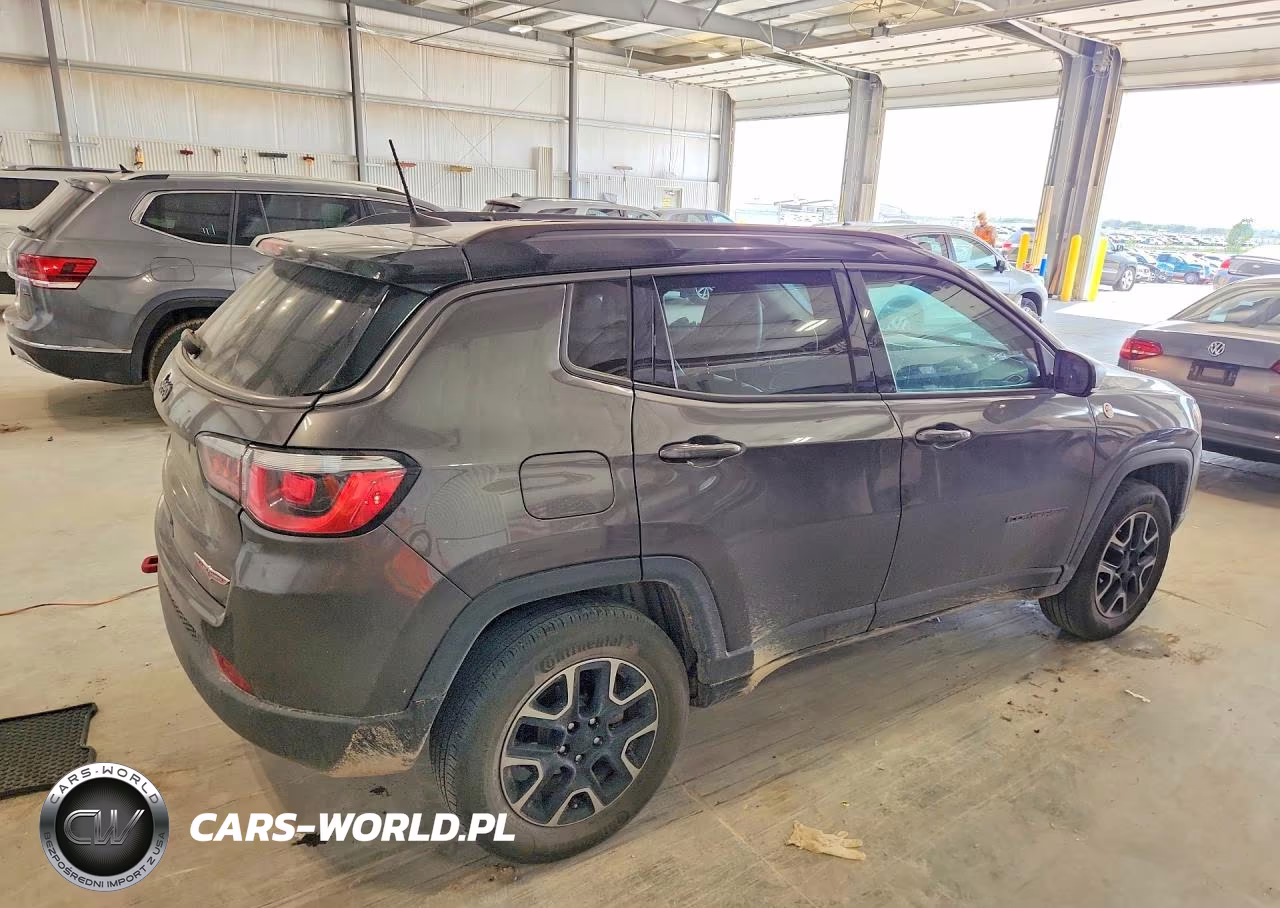 2019 Jeep Compass Trailhawk VIN:3C4NJDDB3KT627982 - 3