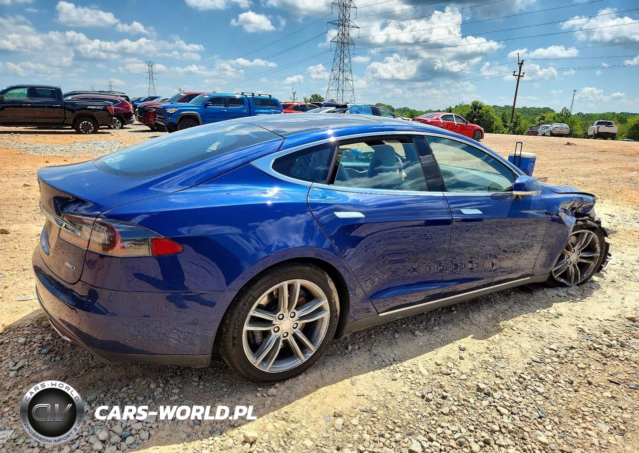 2015 Tesla Model S VIN:5YJSA1E20FF117223 - 3