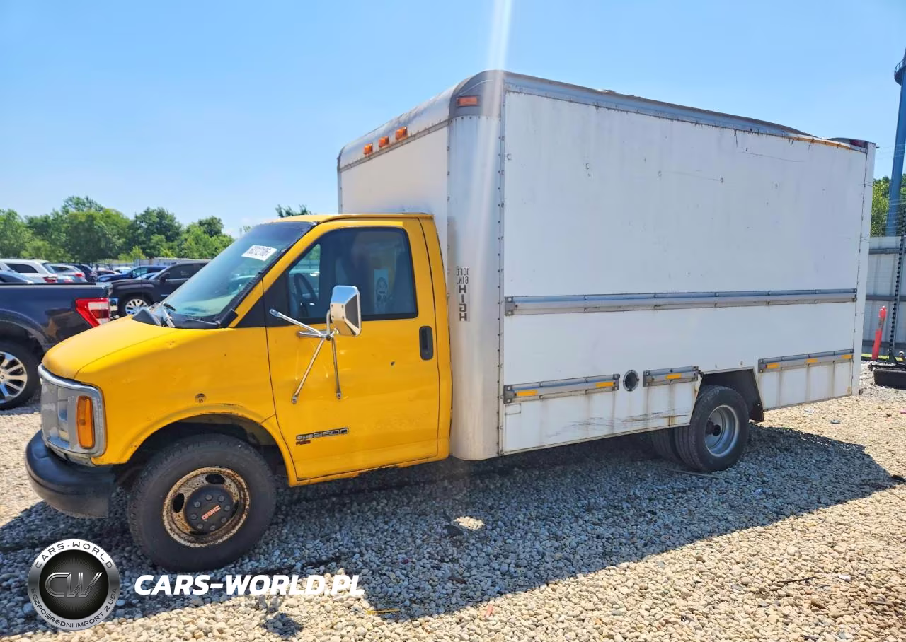1999 GMC Savana Box Truck