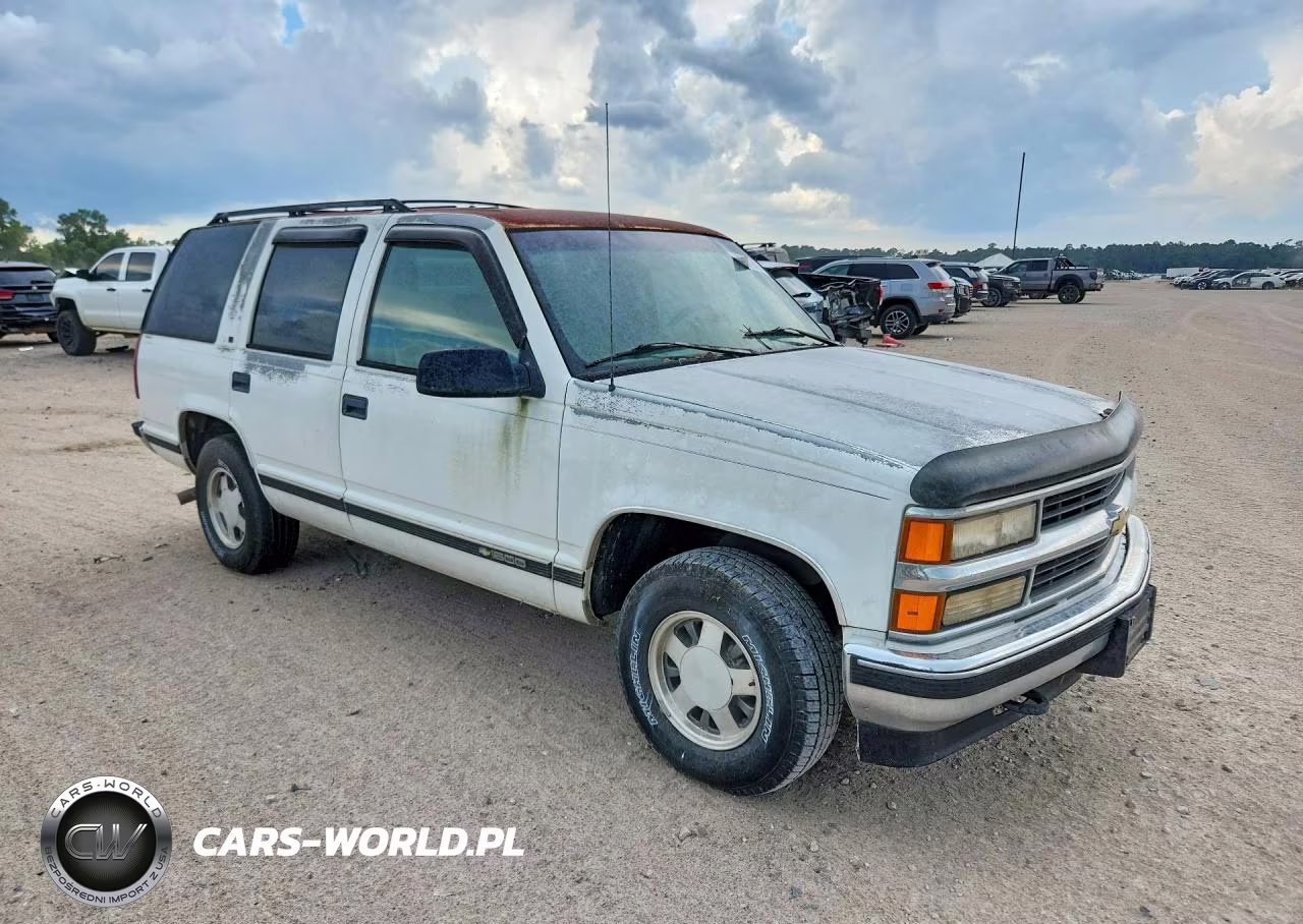 1996 Chevrolet Tahoe VIN:1GNEC13R1TJ418828 - 4