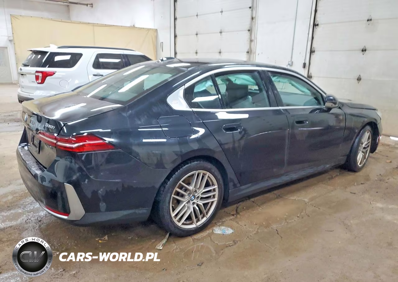 2024 BMW 530 Xi VIN:WBA53FJ05RCP67771 - 3