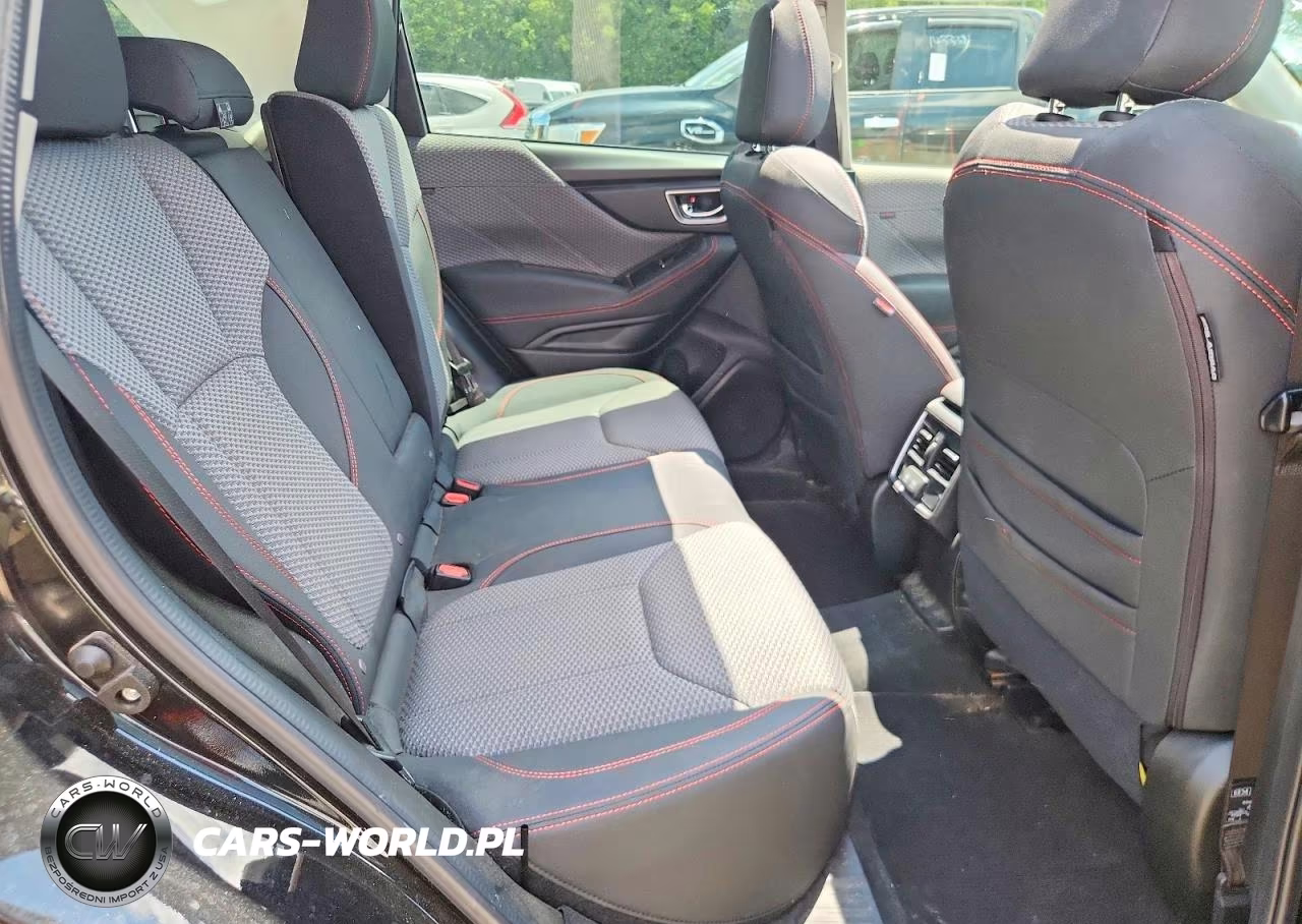 2021 Subaru Forester Sport VIN:JF2SKARC8MH400466 - 11