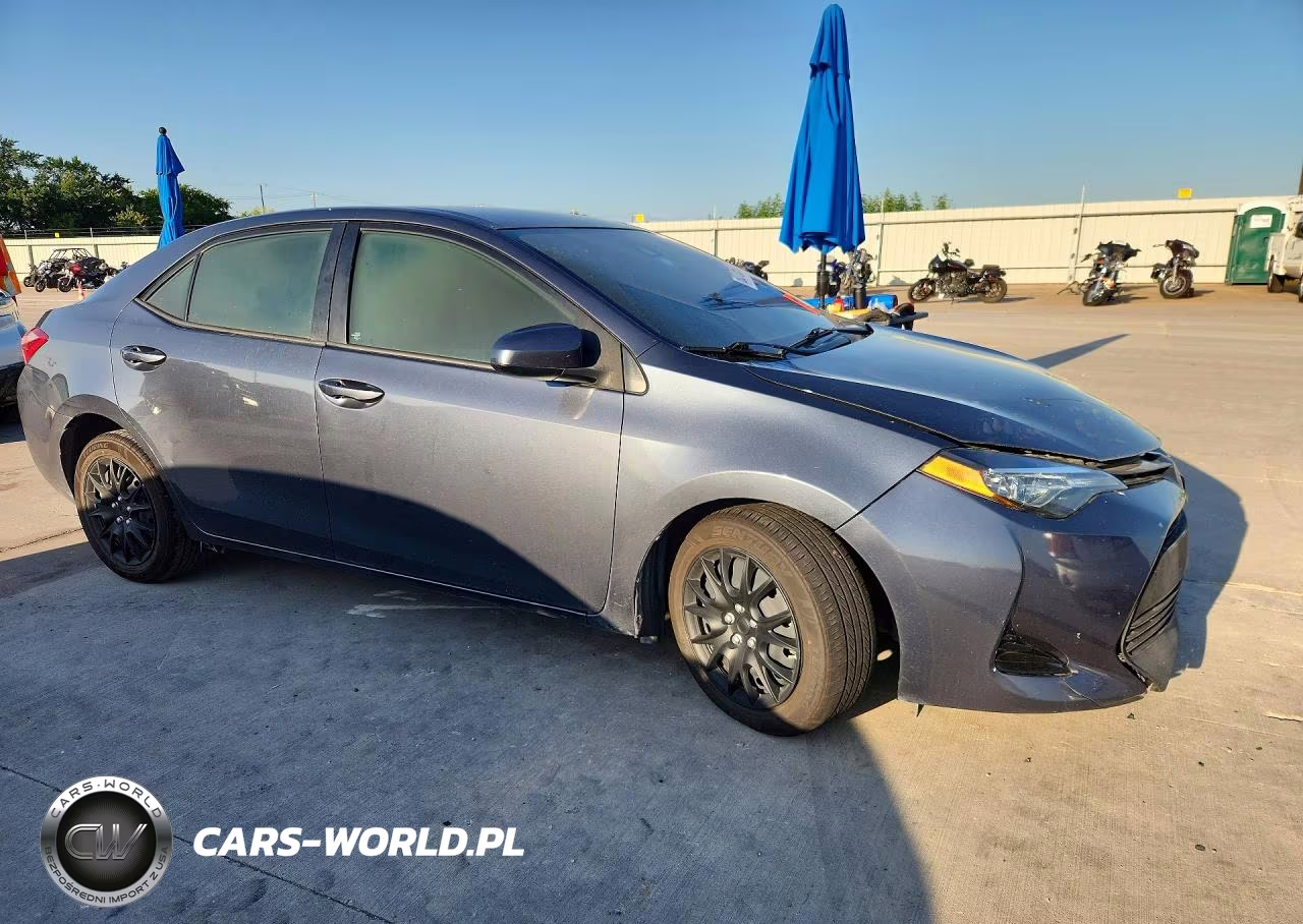 2017 Toyota Corolla Le VIN:2T1BURHE0HC845966 - 4