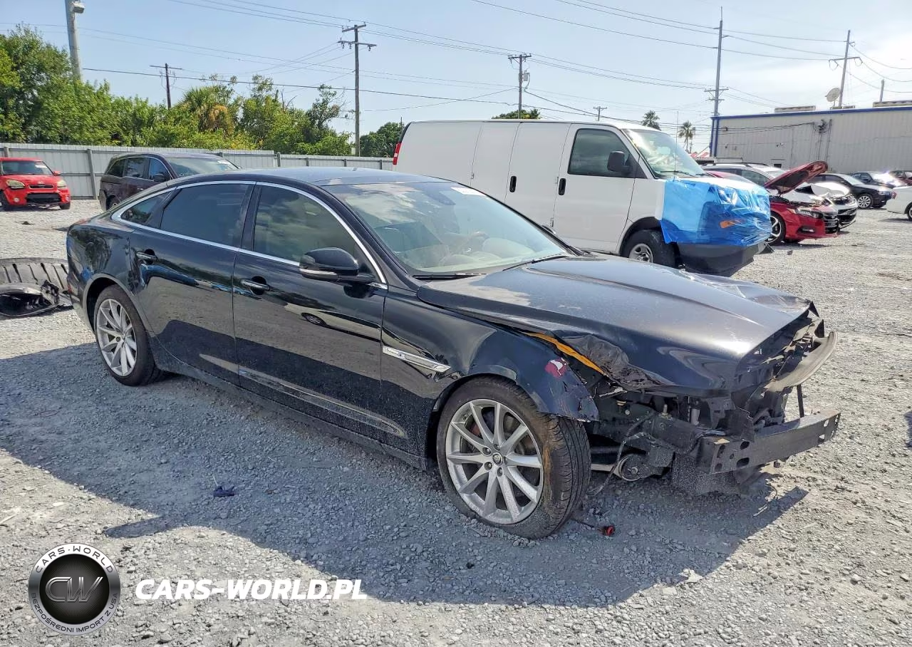 2011 Jaguar Xjl VIN:SAJWA2GB8BLV01845 - 4