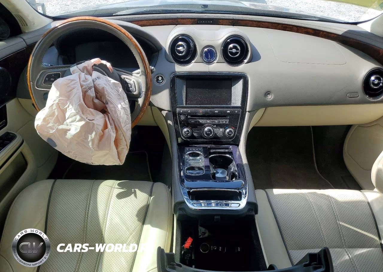2011 Jaguar Xjl VIN:SAJWA2GB8BLV01845 - 8