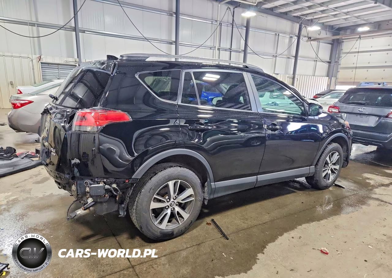2018 Toyota Rav4 Xle VIN:2T3RFREV7JW822760 - 3