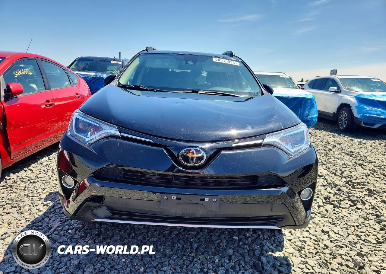 2018 Toyota Rav4 Xle VIN:2T3RFREV7JW822760 - 5