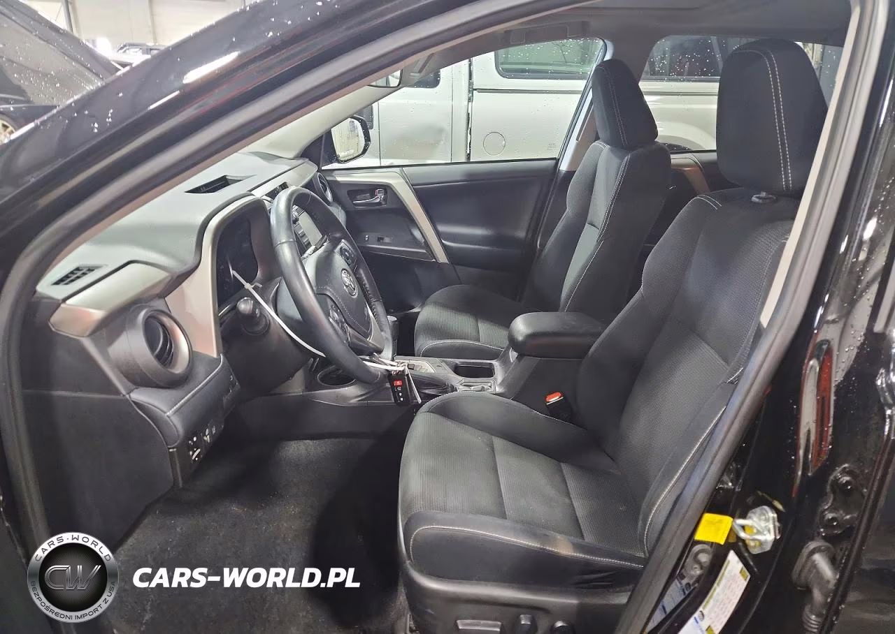 2018 Toyota Rav4 Xle VIN:2T3RFREV7JW822760 - 7