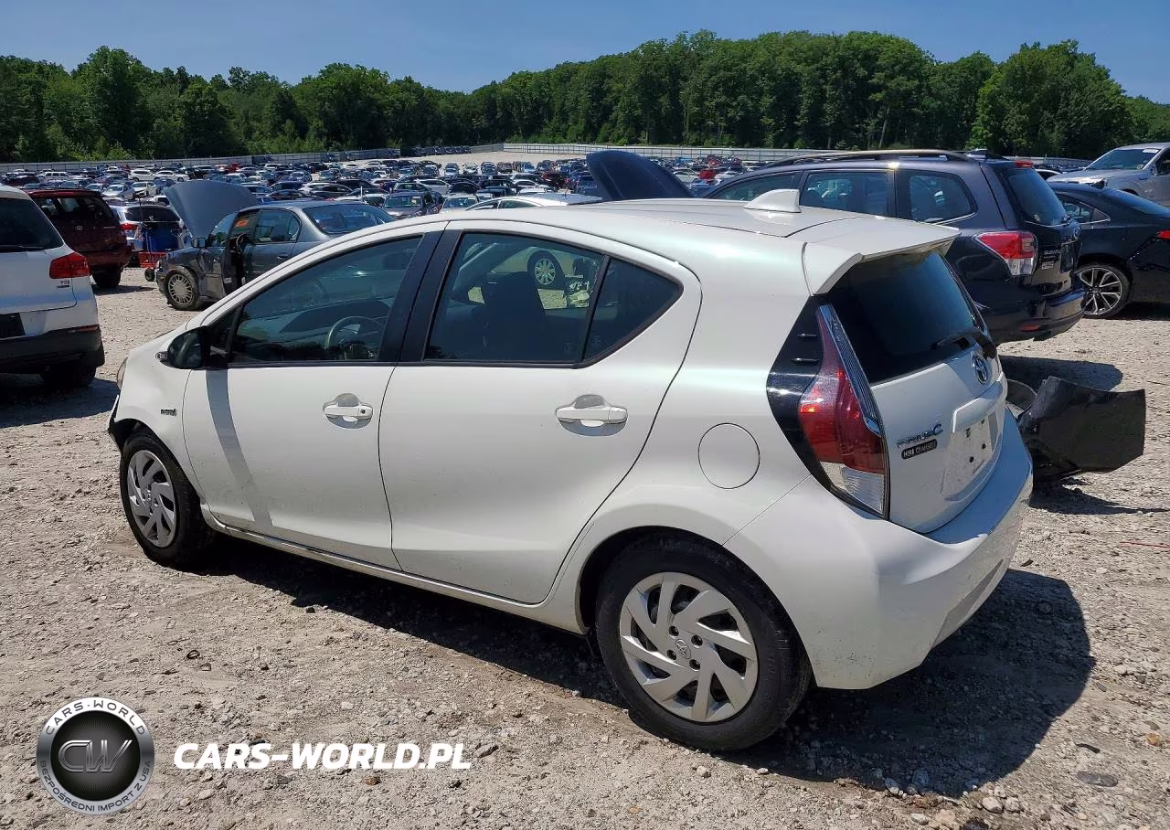2015 Toyota Prius C Two VIN:JTDKDTB37F1580923 - 2