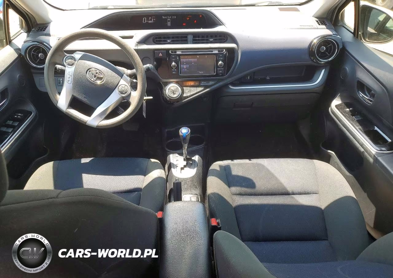 2015 Toyota Prius C Two VIN:JTDKDTB37F1580923 - 8