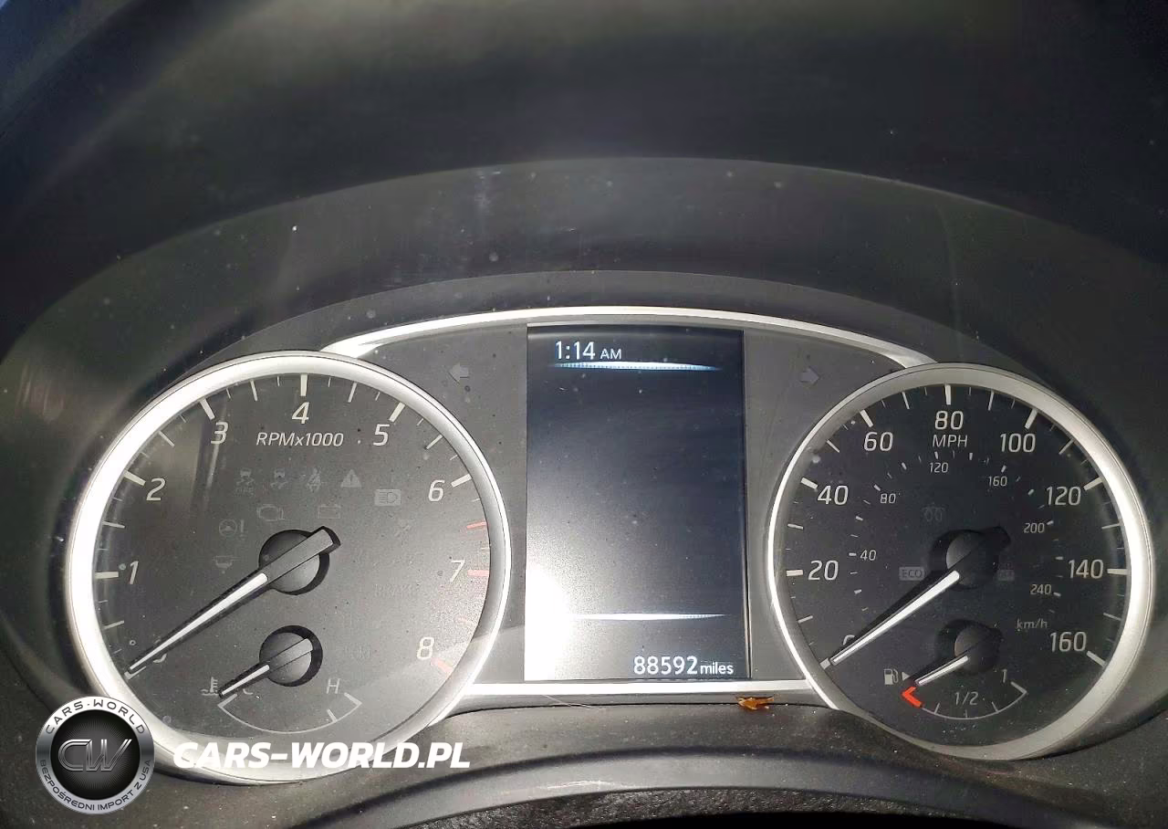 2018 Nissan Sentra S VIN:3N1AB7AP5JY316328 - 9