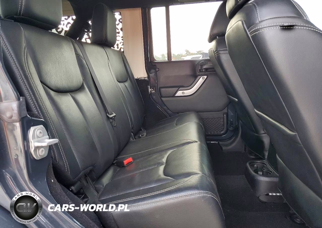 2017 Jeep Wrangler Unlimited Sahara VIN:1C4HJWEG5HL697863 - 11